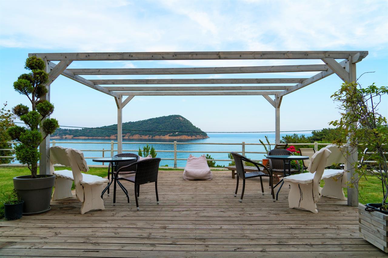 Agorastos Hotel Коинира Экстерьер фото